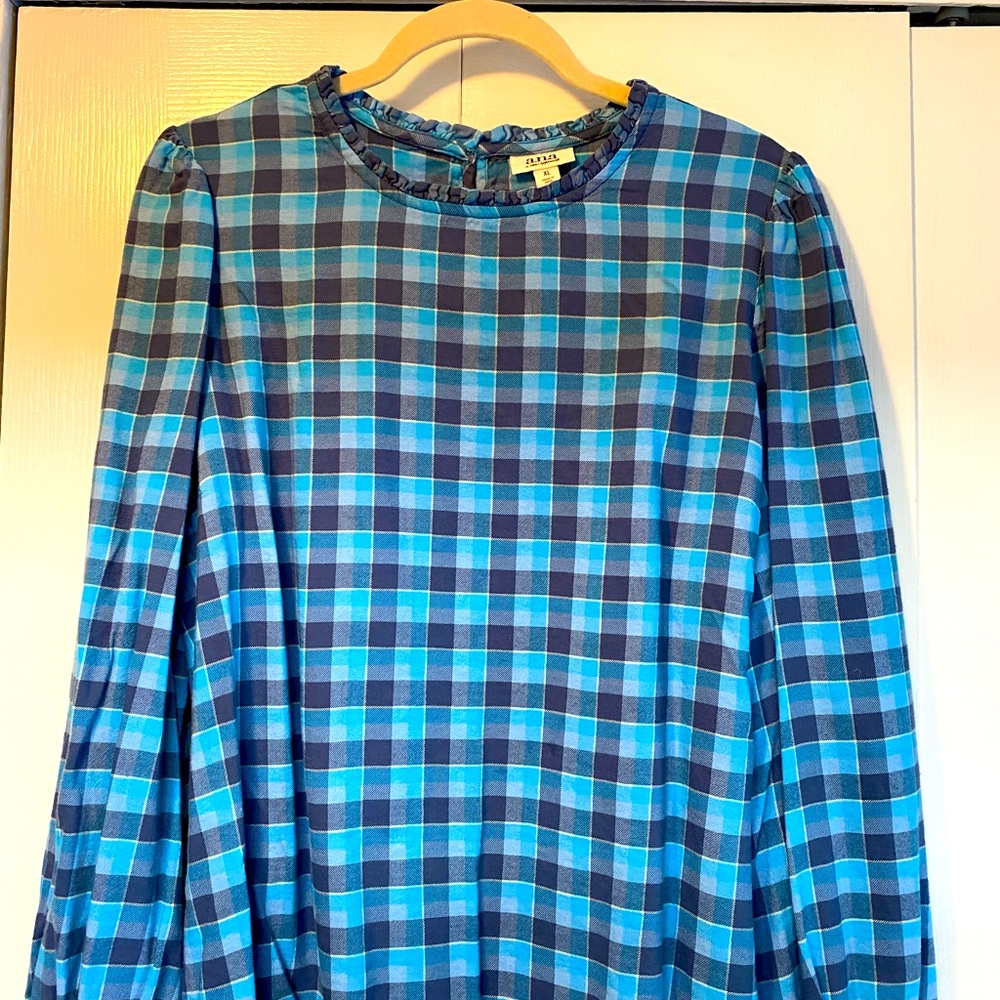Blue plaid top
